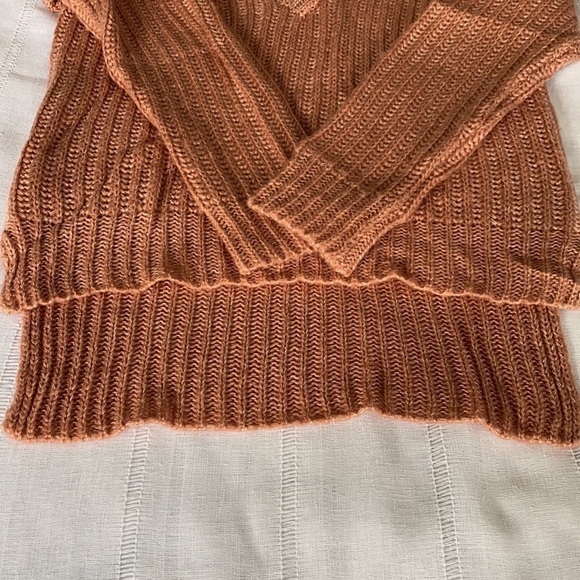 Coral Fashion on earth knit sweater. - Picture 4 of 6